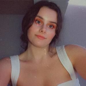 Meet your Posher, Deanna